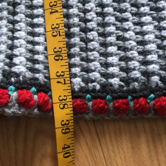 Handmade Knitted Blanket - Picture 7 of 7